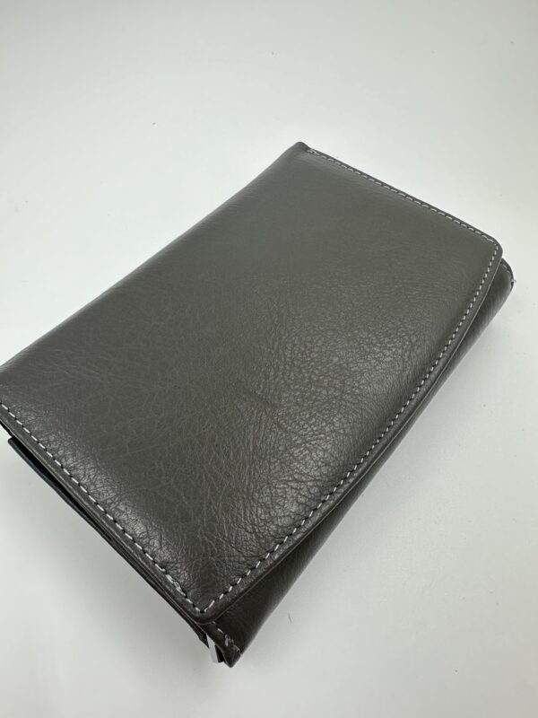 Дамски портфейл от естествена кожа в сиво MD Style