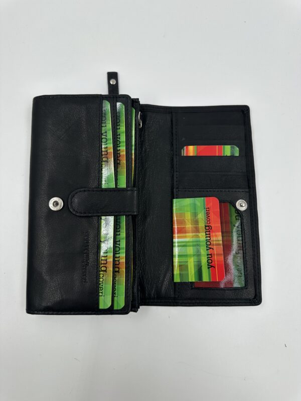 Дамски портфейл от естествена кожа в черно MD Style