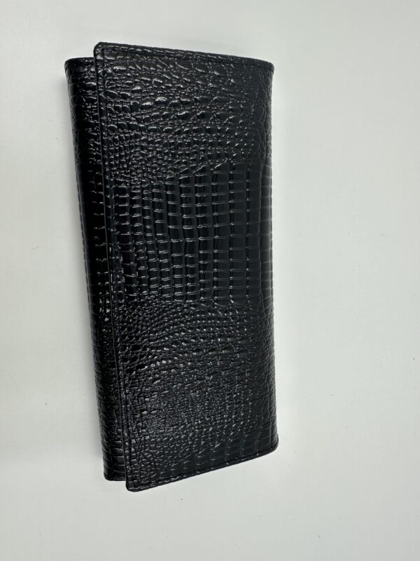 Дамски портфейл от естествена кожа и лак в черно MD Style