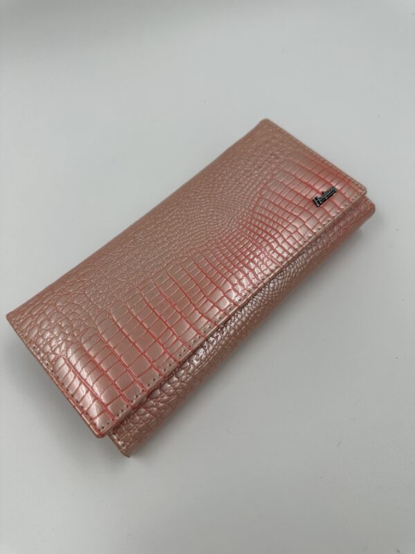 Дамски портфейл от естествена кожа и лак в розово MD Style