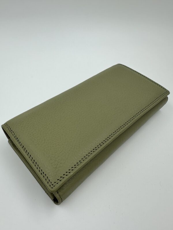 Дамски портфейл от естествена кожа в светло зелено MD Style