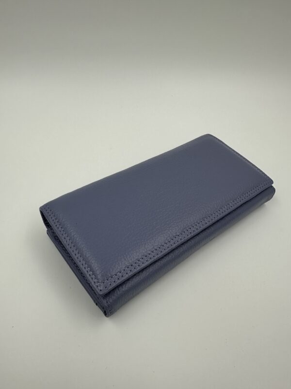 Дамски портфейл от естествена кожа в светло лилаво MD Style