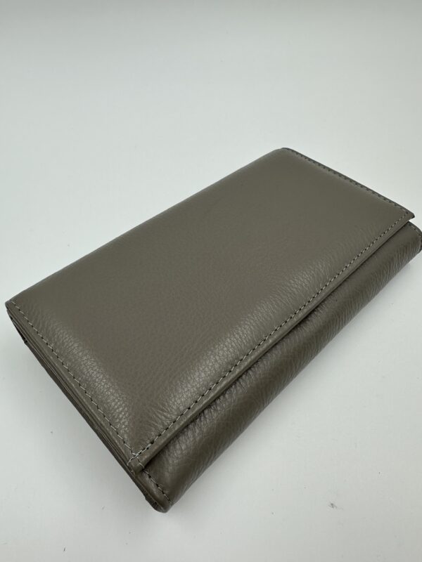 Дамски портфейл от естествена кожа в сиво MD Style