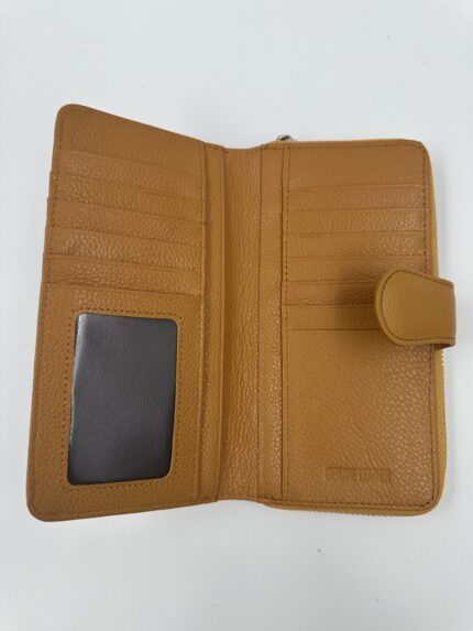 Дамски портфейл от естествена кожа в горчица с магнит и цип MD Style