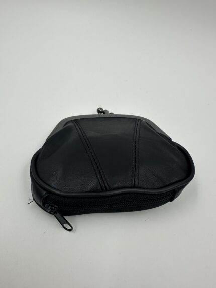 Дамско портмоненце от естествена кожа в черно MD Style