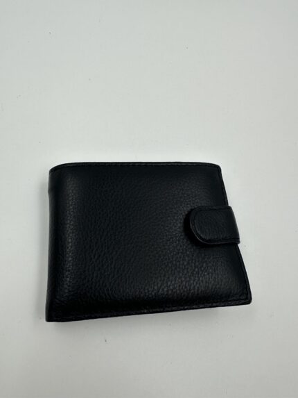 Мъжки портфейл от естествена кожа черен закопчаване копче MD Style