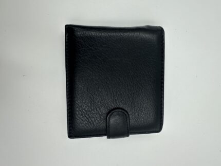 Мъжки портфейл от естествена кожа черен закопчаване копче MD Style