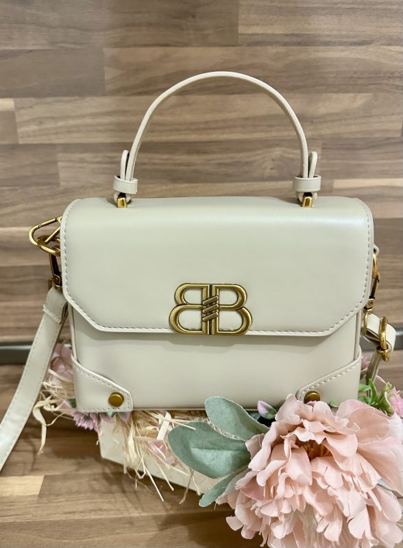 Кросбоди чанта от висококачествена еко кожа в бежов цвят – код: MDS0016 MD Style
