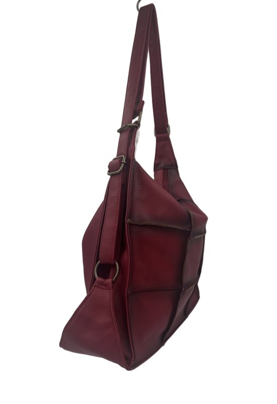 Чанта – раница от еко кожа в червен цвят – код: 3768-30-2 MD Style
