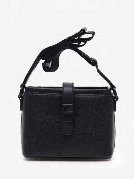 Дамска кросбоди чанта от висококачествена еко кожа David Jones - код: CM7507-2