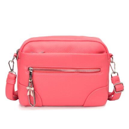 Дамска кросбоди чанта от висококачествена еко кожа в цвят диня – код: MC710-7 MD Style