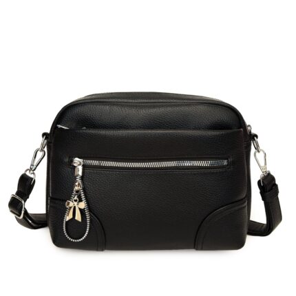Дамска кросбоди чанта от висококачествена еко кожа в черен цвят - код: MC710-2