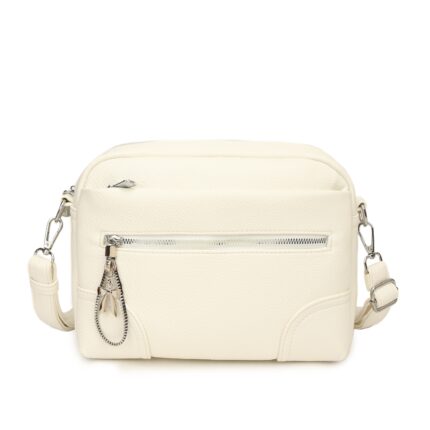 Дамска кросбоди чанта от висококачествена еко кожа в бял цвят - код: MC710-1